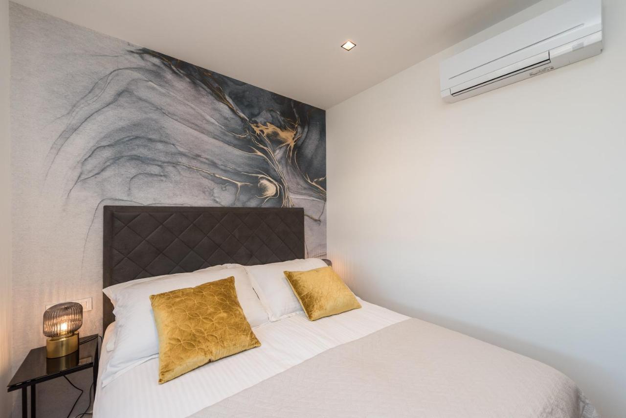 Green Sky Luxury Penthouse Apartment Zadar Buitenkant foto